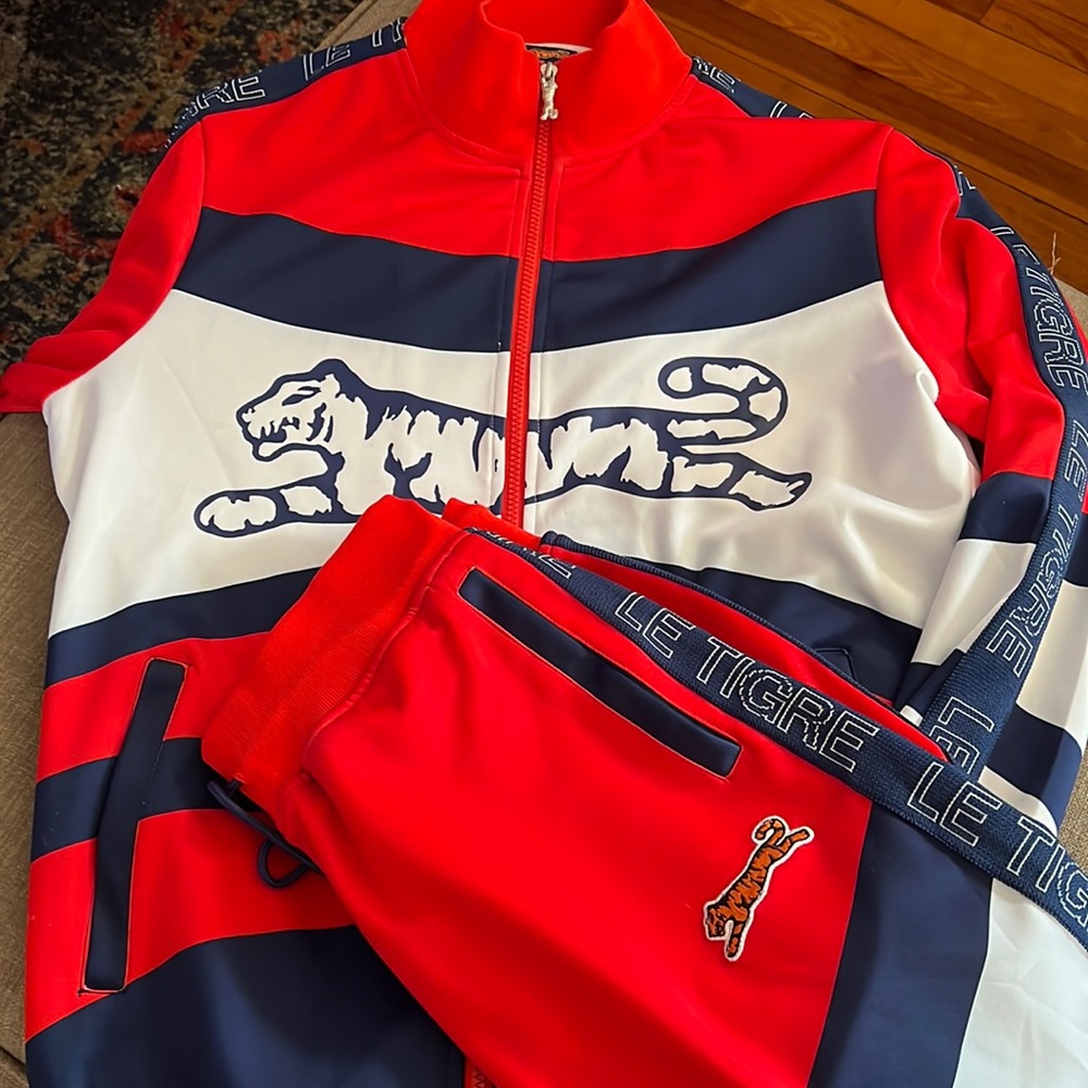 NEVER WORN Le Tigre Set